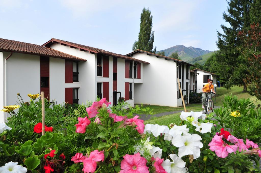 Vvf Pays Basque Saint-Etienne-De-Baigorry Hotel Exterior photo